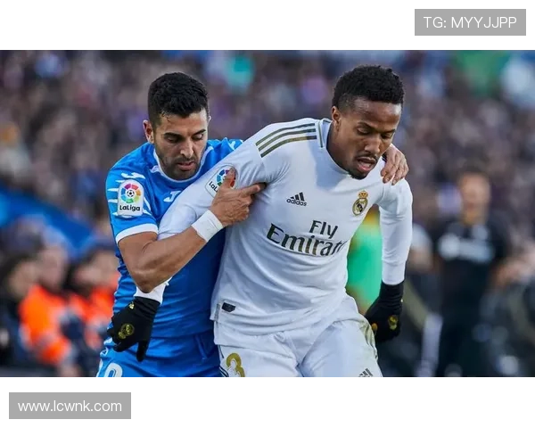 皇马3-2险胜鱼腩晋级16强